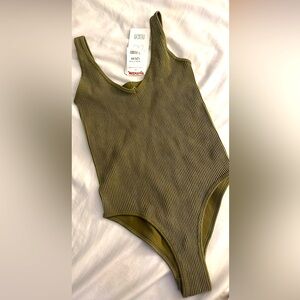 Aura Ribbed Body Suit XL